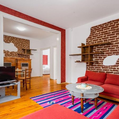 Sofia'S Vintage Gem: Spacious 2Bd Flat On Solunska Apartment Bagian luar foto
